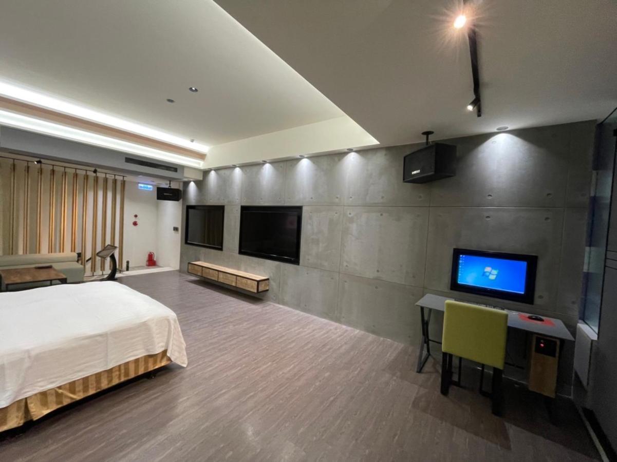 Soho Motel Taoyuan Exterior photo